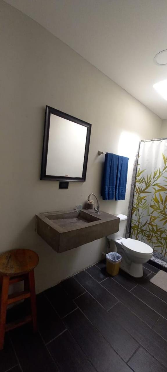 ホテル Reef On The Water Tamanique 部屋 写真
